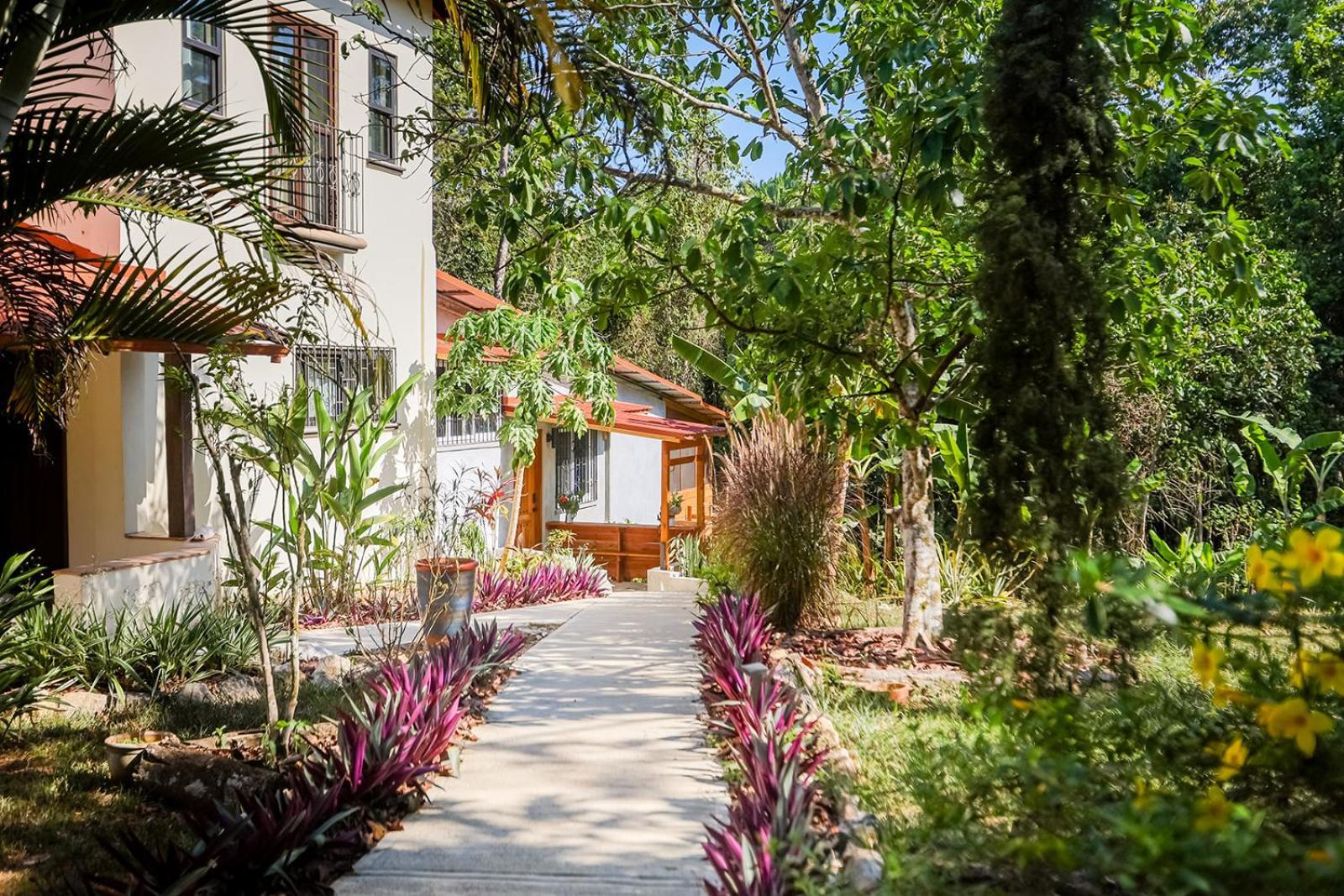 Sattva Land Hotell Belmopan Eksteriør bilde